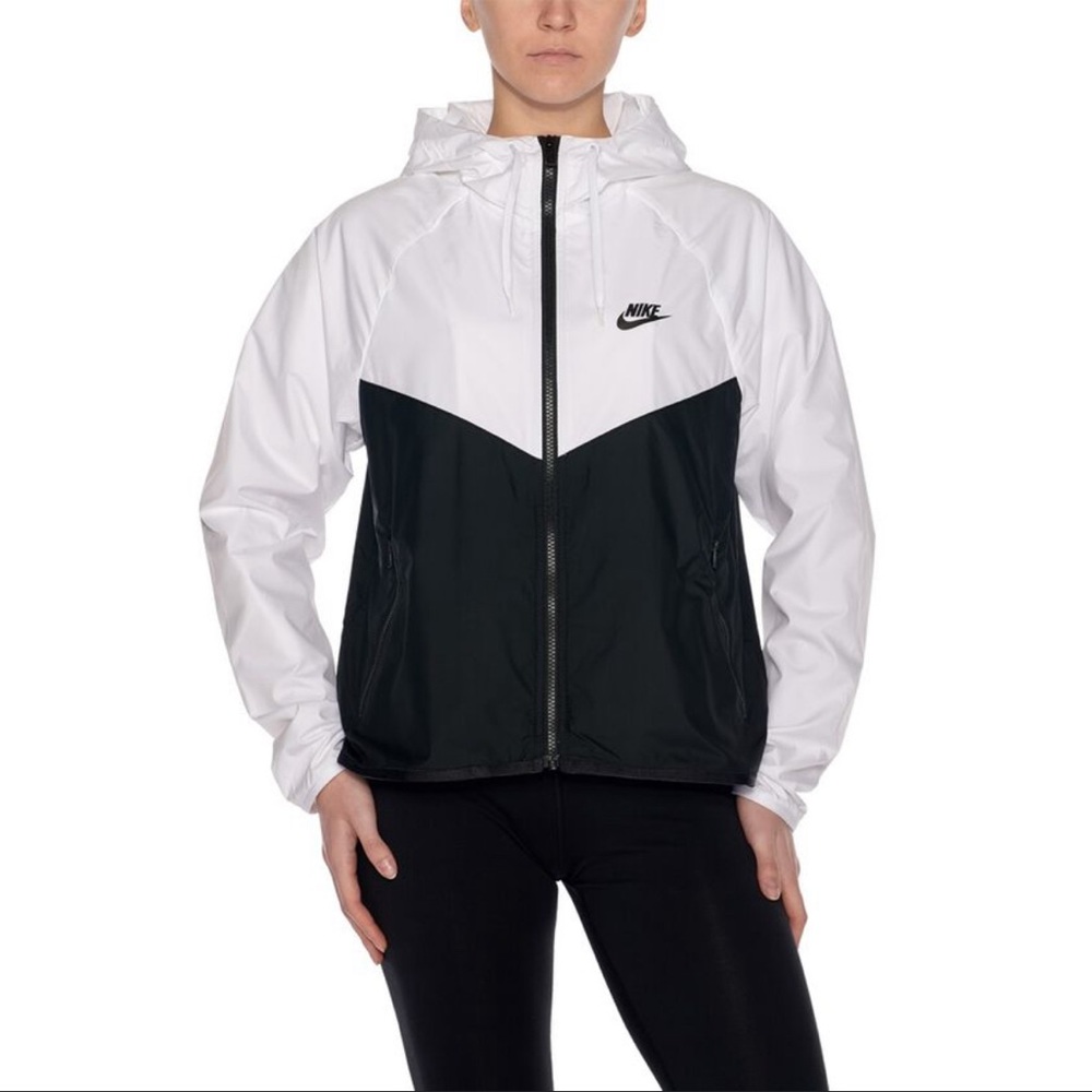 Nike Sportswear Windrunner, White and Black, Medium